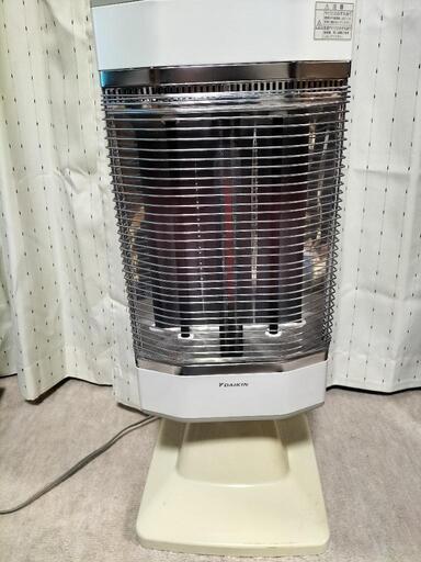 ダイキン 遠赤外線セラムヒート 暖房器具