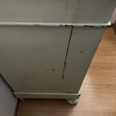 アンティークチェストの画像