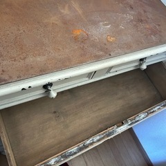 アンティークチェストの画像