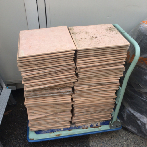 △ テラコッタ タイル 100枚まとめて 土の汚れかなり有り