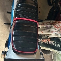 cbr400fオオカワ赤黒タックロールシート