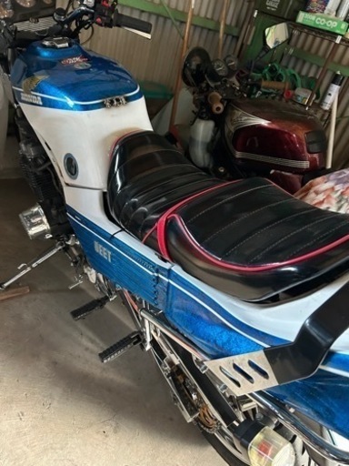 cbr400fオオカワ赤黒タックロールシート