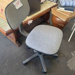 リサイクルショップどりーむ荒田店 No9667 OAチェア　事務椅子　シンプル　高さ調節可能♪の画像