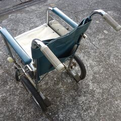 介護用車椅子　コンパクトの画像