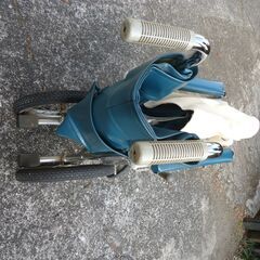 介護用車椅子　コンパクトの画像