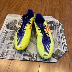 adidas サッカー　スニーカー　28.0