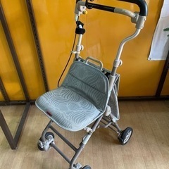 シルバーカー　押し車　ブレーキ付き　椅子