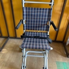 車椅子　車イス　簡易型？　折り畳み式　ブレーキ付きの画像