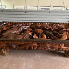 高級木彫りガラスローテーブルの画像