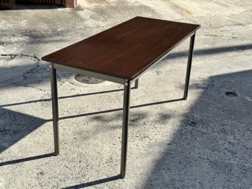 [山善] デスク パソコンデスク 幅140×奥行60×高さ70cm 【耐荷重80kg】 傷や汚れに強い天板 組立品 ダークブラウン MFD-1460(DBR/BR) No2663