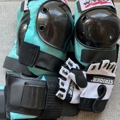 ストライダー公式 エルボー&ニーパッド、リストガード、グローブの画像