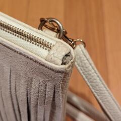 【再々値下げ！美品】本皮　ショルダーバッグ　スエードフリンジの画像