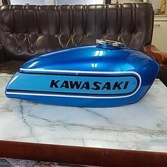 KH250ガソリンタンクの画像
