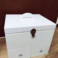 化粧品収納、ドレッサー、化粧ポーチ、収納、白