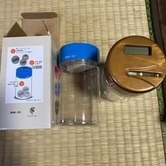 100円で欲しいだけどうぞ　貯金箱