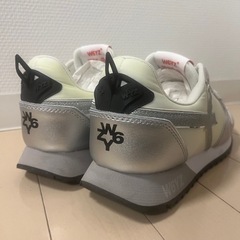 【美品】W6YZ スニーカー の画像