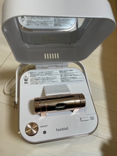 ツインバード　フェイススチーマー