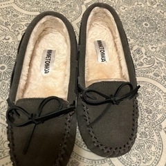 ミネトンカモカシン24cm