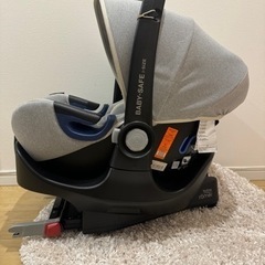定価8万→1万でまとめうり【チャイルドシートと車載用ベースメント...