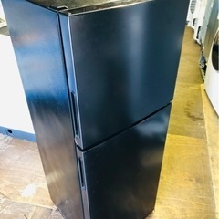 【福岡市限定】1人暮らし向き 高年式 冷凍冷蔵庫 ブラック 138L 配送無料♬ 冷蔵庫 一人暮らし 二人暮らし おしゃれ 新生活 81L ノンフロン