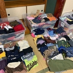 子ども服　おもちゃ　おゆずり会