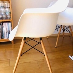 ダイニングテーブルセット4脚の画像