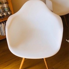 ダイニングテーブルセット4脚の画像