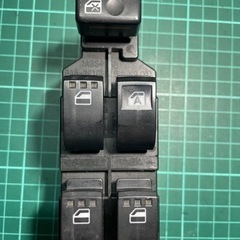 ダイハツ　パワーウィンドウスイッチ
