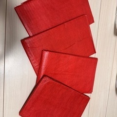 無料　赤いテーブルクロス4つ新品