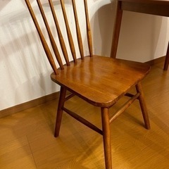 ダイニングテーブルの画像