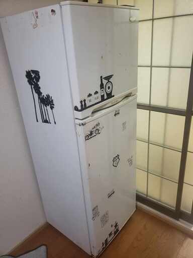 古い冷蔵庫を売ります