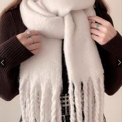 【新品未使用】GRL 起毛フェイクウールフリンジボリュームマフラーの画像