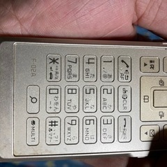 ガラケー2台中古の画像