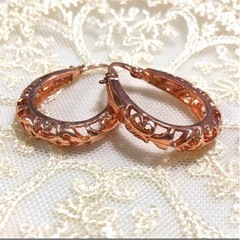 しずく型 透かしフープピアス ハワイアンジュエリー ピンクゴールド アンティーク調の画像