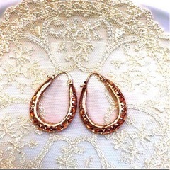 しずく型 透かしフープピアス ハワイアンジュエリー ピンクゴールド アンティーク調の画像