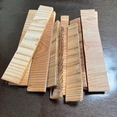 焚き付けに！秋田杉　薪　キャンプ！フェザースティックアロマの画像