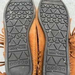 ミネトンカ　ブラウンの画像