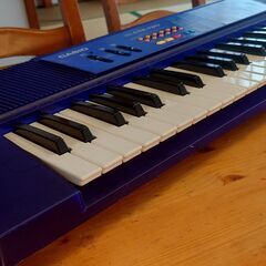 カシオ電子キーボード CTK-130 49鍵 電源アダプター及び電池付きの画像