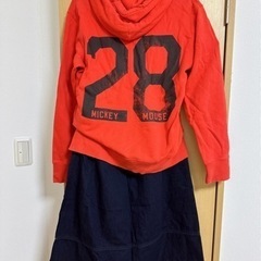 ユニクロ　スウェットシャツ　デニムスカート　2点セットの画像