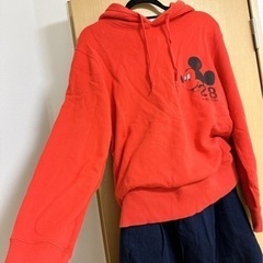 ユニクロ　スウェットシャツ　デニムスカート　2点セットの画像