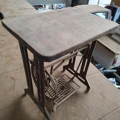 JANOMEミシンテーブルの画像