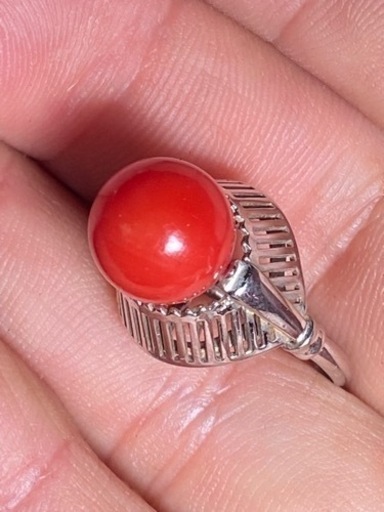 レトロ　アンティーク　ビンテージ　宝飾品　赤珊瑚（地赤と赤珊瑚の中間色）9mm珠リング　サイズ12