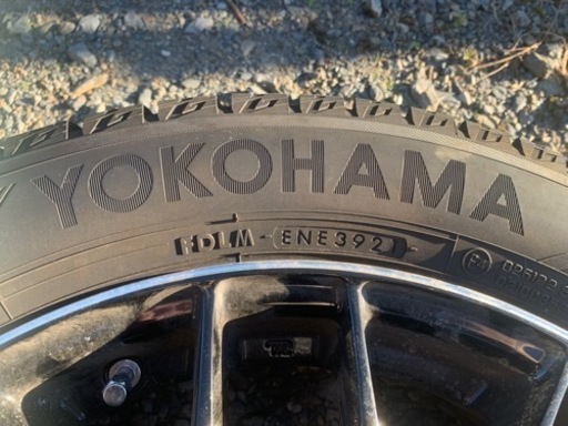 中古スタッドレスタイヤホイールセット　4本　215/55R17