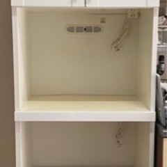 キッチン収納棚(コンセント2箇所、レンジボード着き)ホワイト