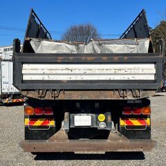 (弊社在庫管理番号:0495)【車検切れナンバー付き車輛】H25年式　日野　プロフィア　ダンプ　大型(10t)　10トン積載　5223ボデー　自動コボレーンシート　鉄床　新明和工業　フロア7速MT　あおり高49cm　型式:QKG-FS1AKAA　集中ドアロック　電格ミラー　ETC　ラジオ　エアバック　ABS　坂道補助の画像