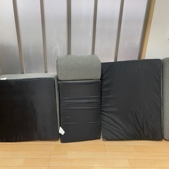 美品5000円に最終値下げ。締切2/10。最終値下げの理由は紹介文参照。セルタンおしゃれソファー 3人掛け、URL参照の画像