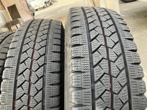 195/80R15 107/105L LT スタッドレス ブリザックVL1
