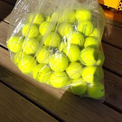 硬式テニスボール　中古　遊び程度なら使えると思います。1個10円。全部まとめて買ってくれる方。の画像