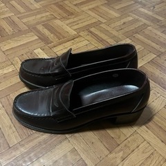 ヒールアップローファー