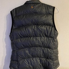 【交渉中】マーモットのダウンベストの画像